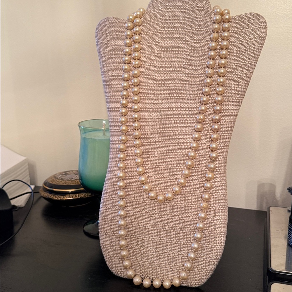 Single strand, plastic faux, pearl necklace